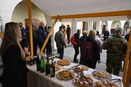 Pogostitev ob zaključku pohoda